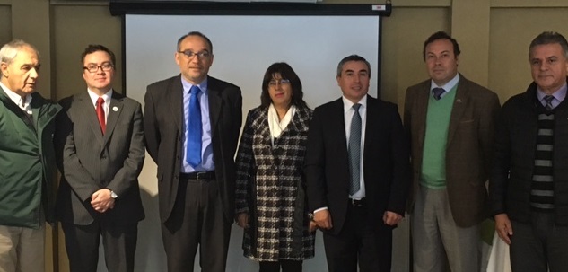 Autoridades en firma de protocolo Plan FEP 2016 en la Araucanía Chile araucania-fep2016