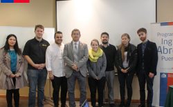 grupo de voluntarios y voluntarias angloparlantes en la región de Los Lagos, Chile